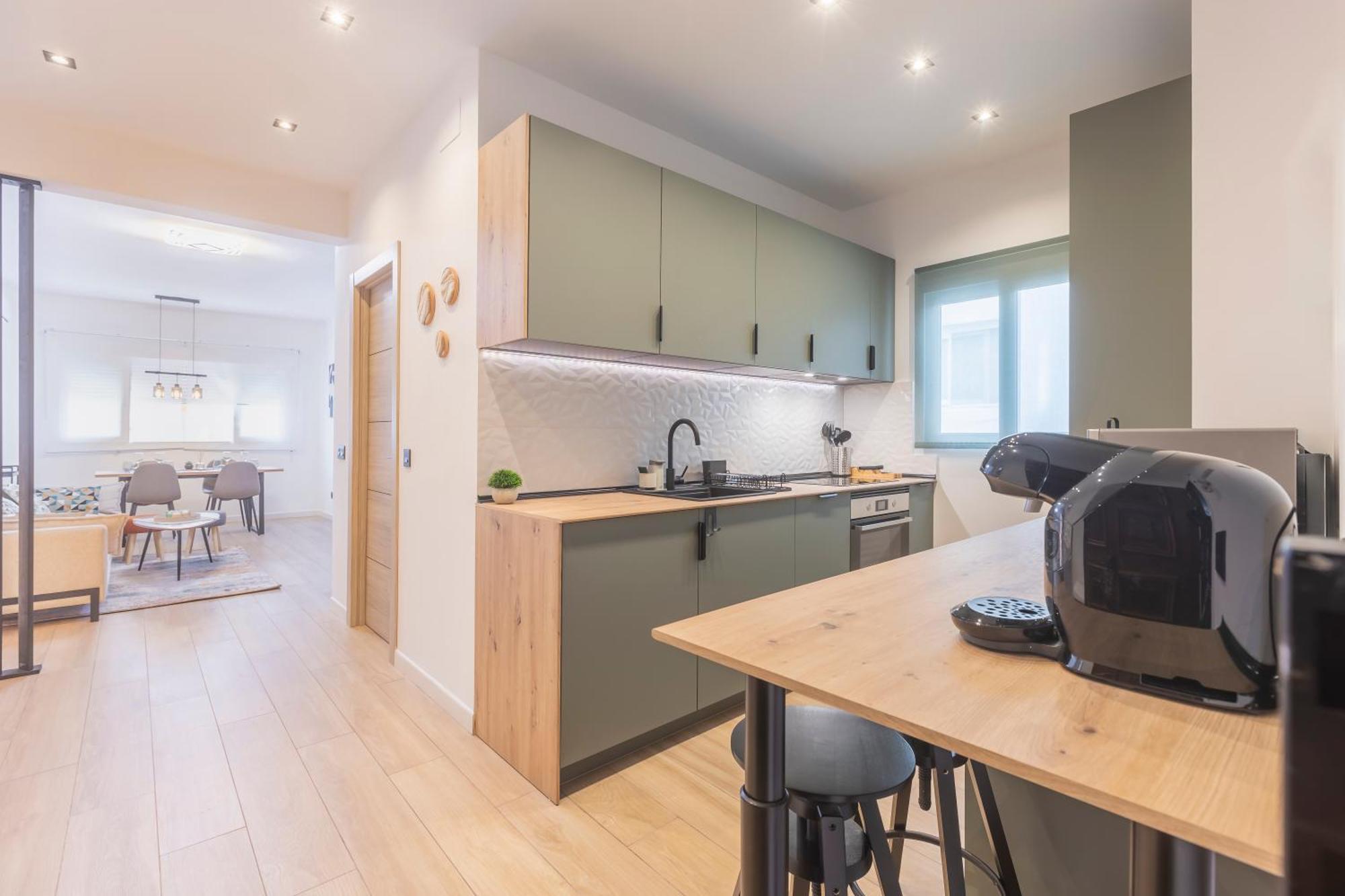 Fully Renovated Apartment In The Heart Of Fuengirola, 2 Min Walk To The Beach المظهر الخارجي الصورة