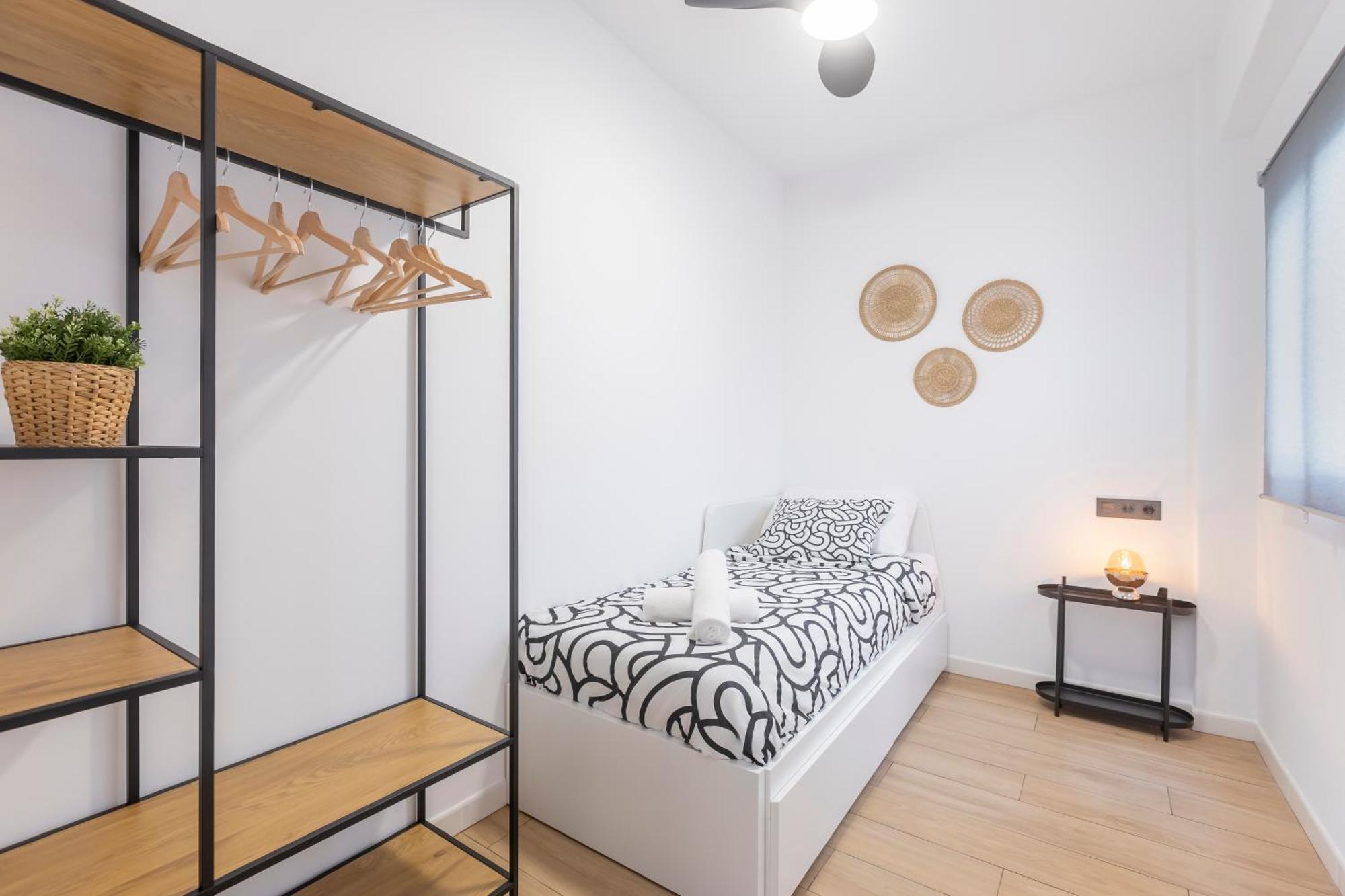 Fully Renovated Apartment In The Heart Of Fuengirola, 2 Min Walk To The Beach المظهر الخارجي الصورة