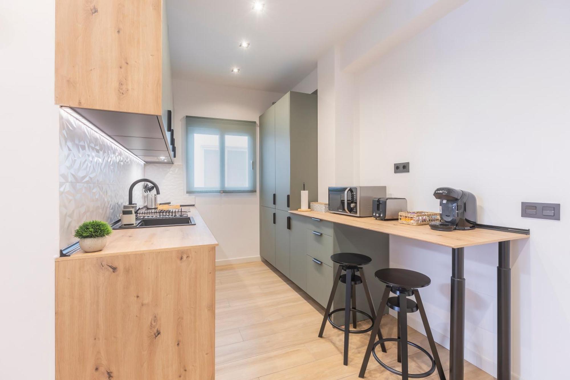 Fully Renovated Apartment In The Heart Of Fuengirola, 2 Min Walk To The Beach المظهر الخارجي الصورة